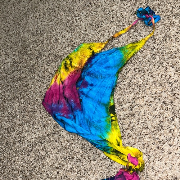 Colorful Tie-Dye Halter Top - Picture 5 of 5
